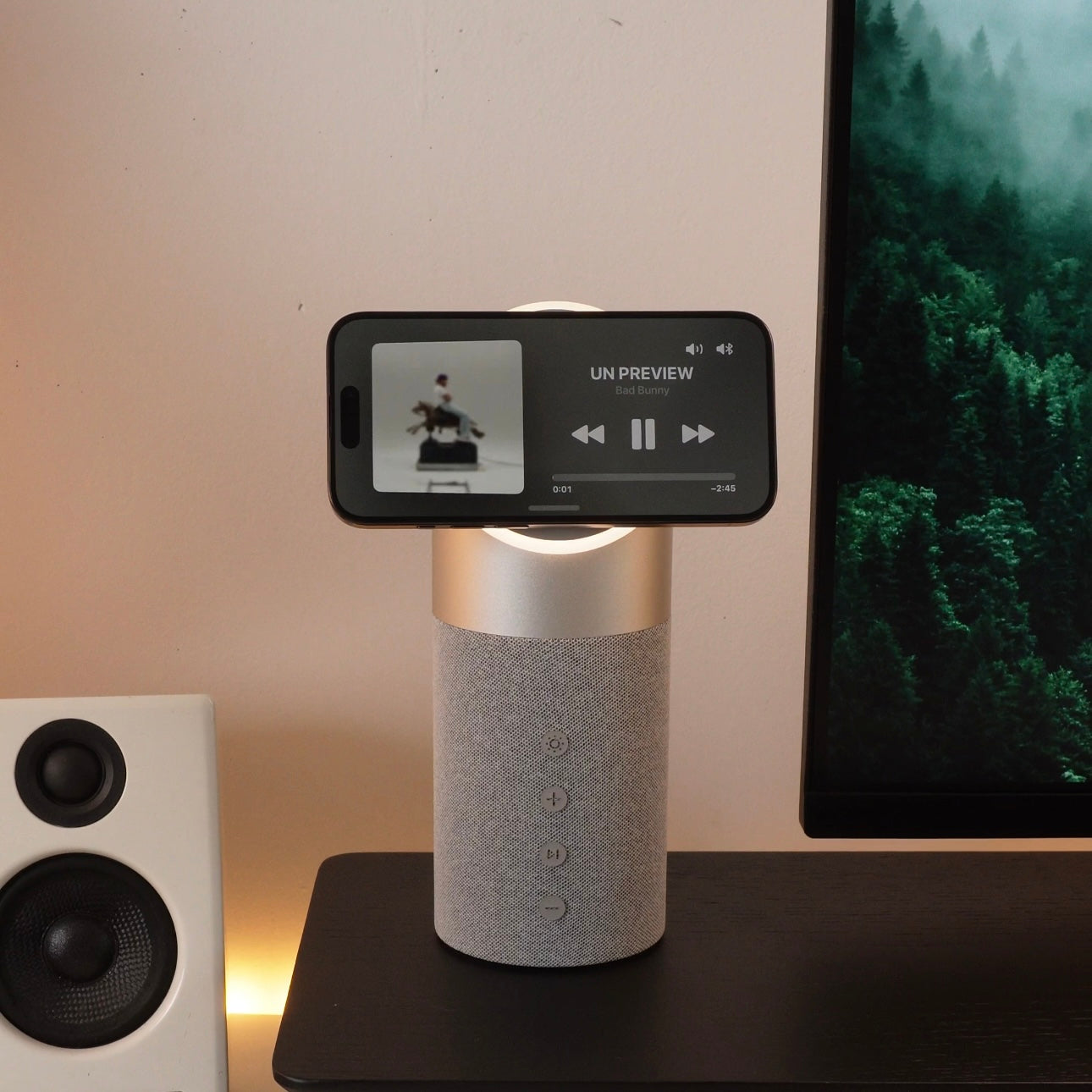 {{ Magnetic Charger}} - {{ Modern MagCharge }}